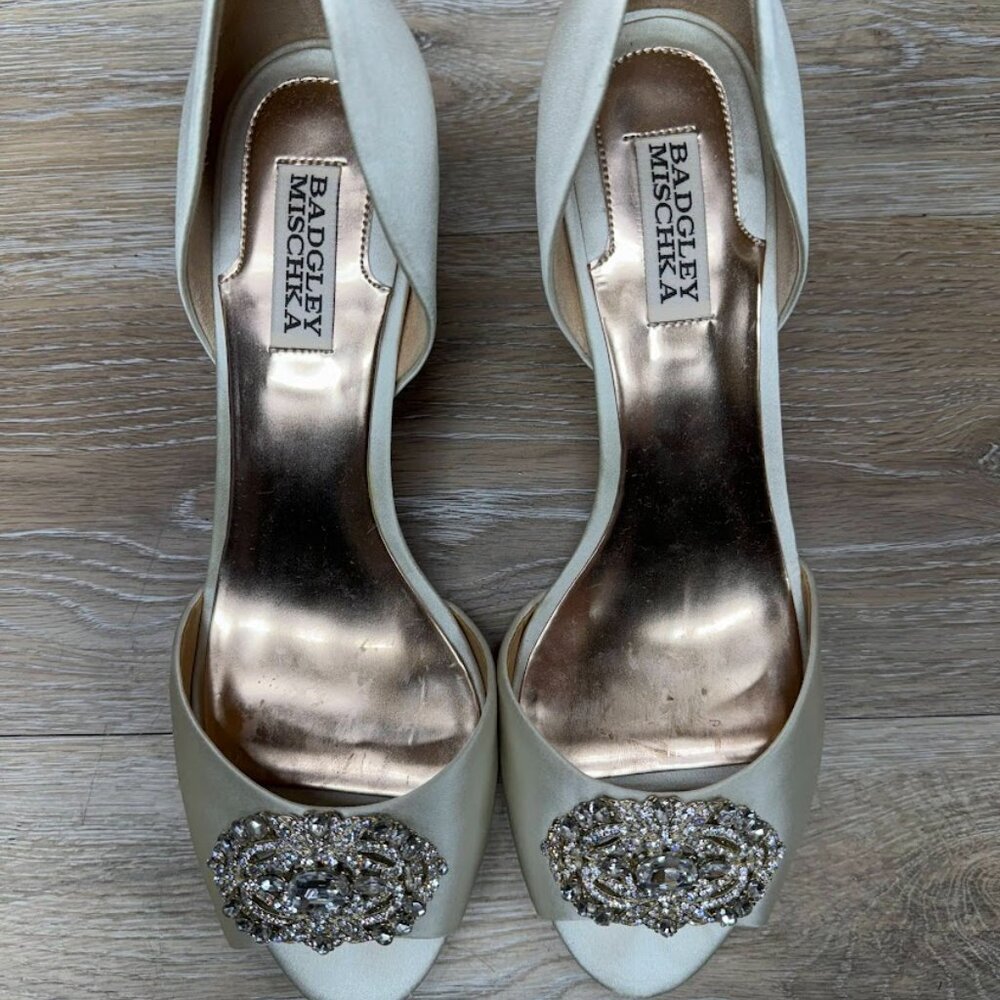 Badgley Mischka Cream Satin D'orsay Heels Women's Size 9 - Picture 2 of 7